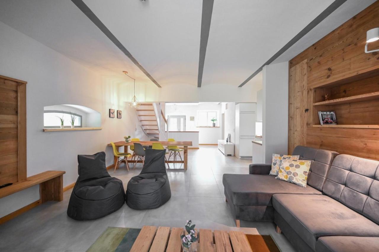 Farmhouse Eckartsberg Im Zittauer Gebirge - Gemuetliche Und Moderne Ferienwohnungen Mit Terrasse Bagian luar foto